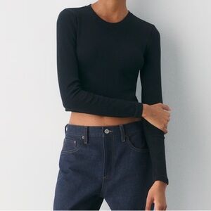 Aritzia Crew Long Sleeve Black